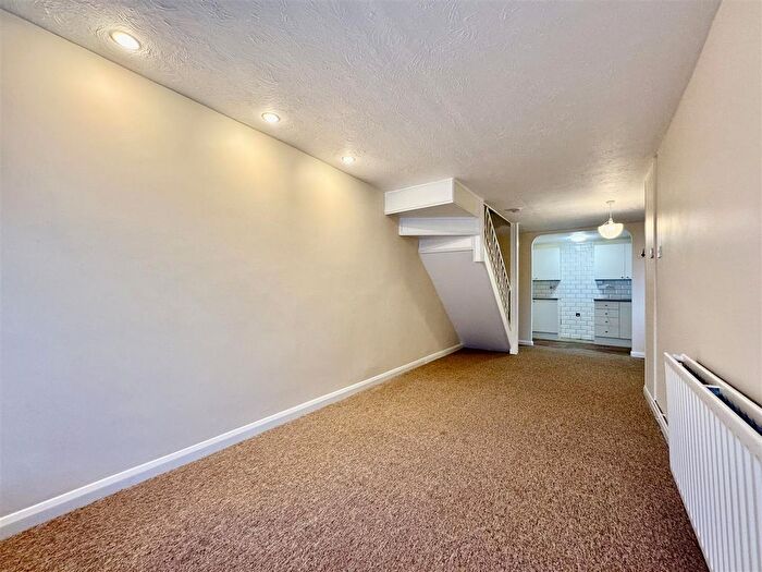 2 Bedroom End Of Terrace House To Rent In Eversley Road, Bexhill-On-Sea, TN40