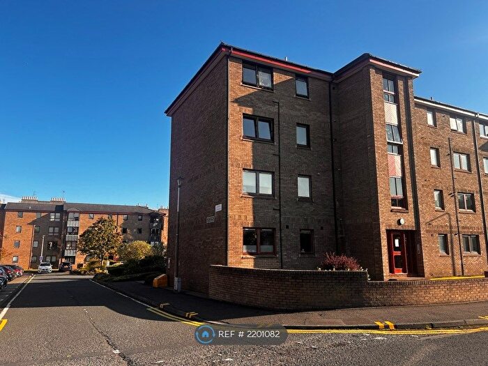 3 Bedroom Flat To Rent In Sienna Gardens, Edinburgh, EH9