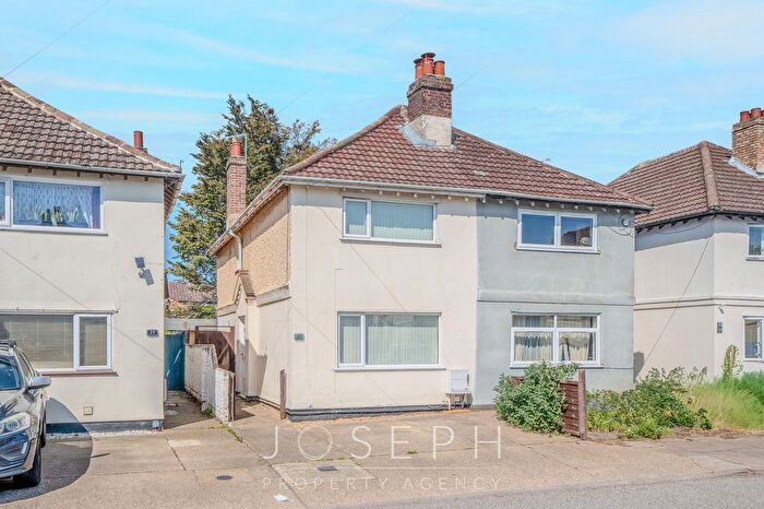 3 Bedroom Semi Detached House For Sale In Reading Road, Ipswich, IP4