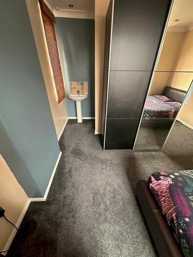 1 Bedroom Studio To Rent In Douglas Crescent, Dunstable, Bedfordshire, LU5