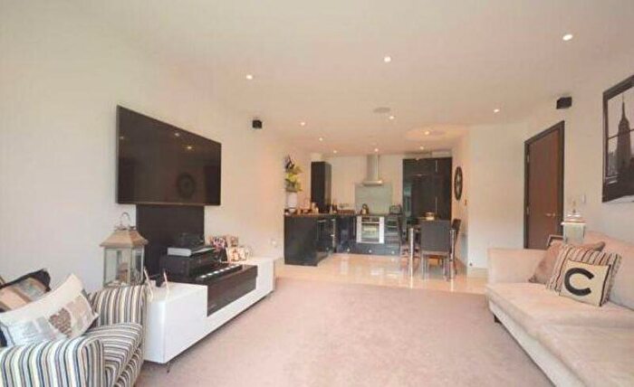 1 Bedroom Apartment For Sale In Kingswood, KT20