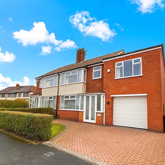 4 Bedroom Semi-Detached House For Sale In Brookside Road, Fulwood, PR2