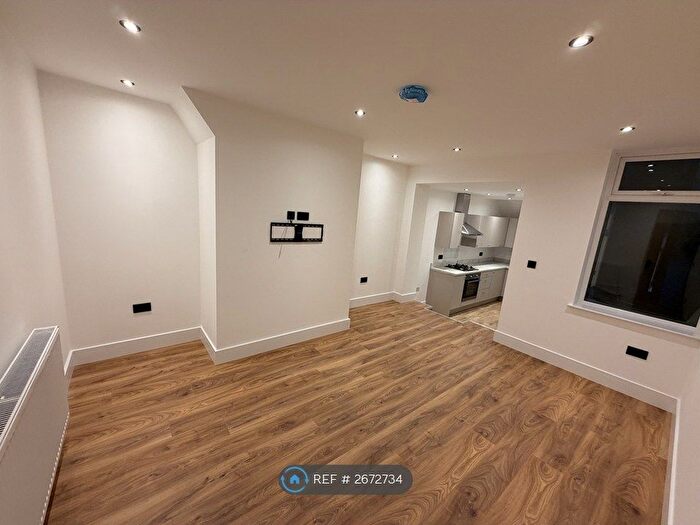 2 Bedroom Flat To Rent In Salisbury Street, Gateshead, NE10