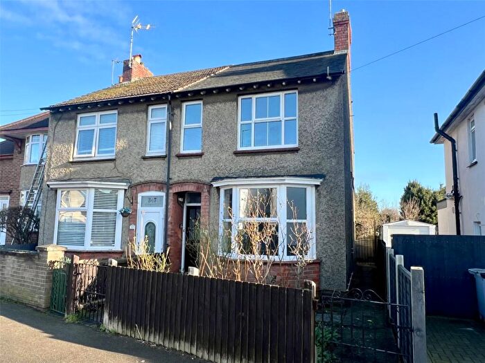 3 Bedroom Semi-Detached House To Rent In Bath Road, Kettering, Northamptonshire, NN16