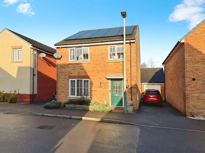 4 Bedroom Detached House For Sale In Waun Draw, Caerphilly, CF83