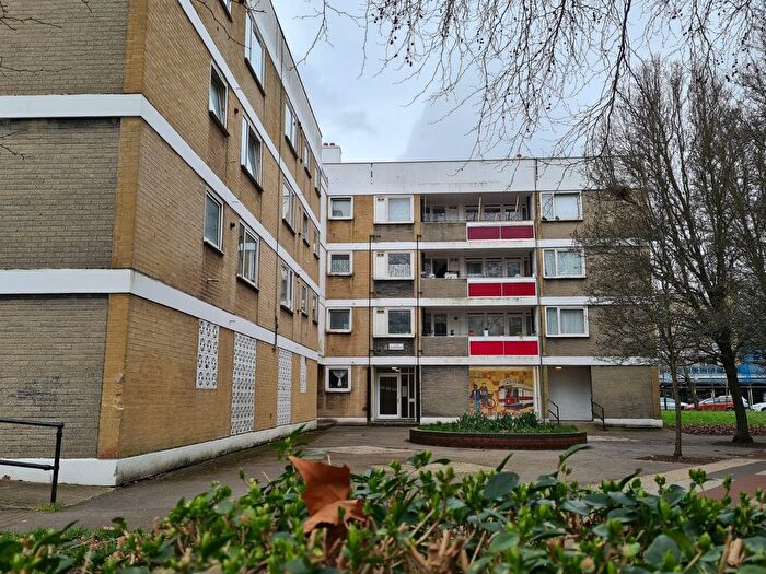 2 Bedroom Flat To Rent In Orchard House, Orchard Lane, Southampton, SO14