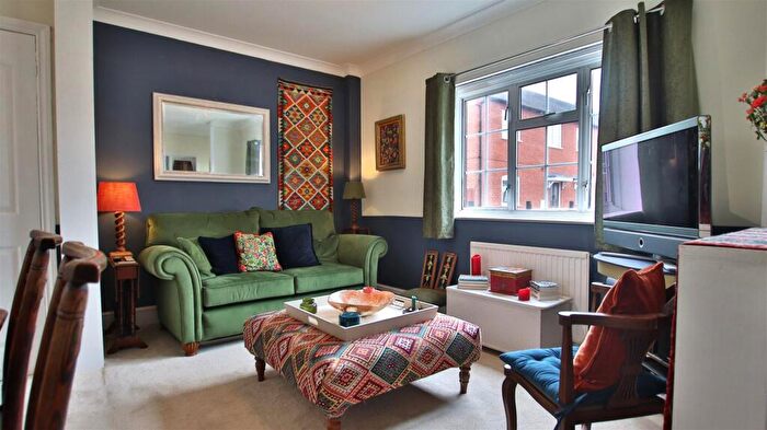 2 Bedroom Maisonette For Sale In Stokes Court, Oldbury Road, Tewkesbury, GL20