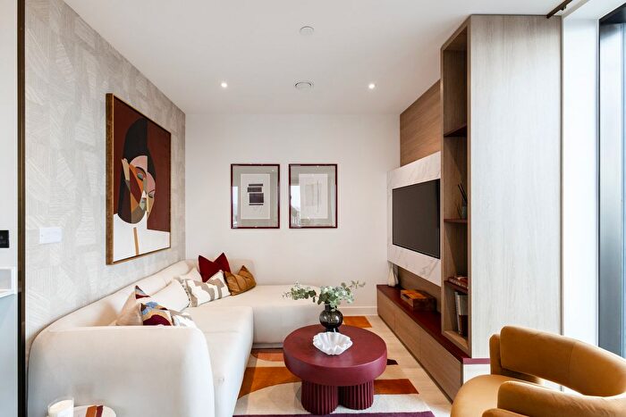 3 Bedroom Flat For Sale In Prime Point, Greenwich, SE10