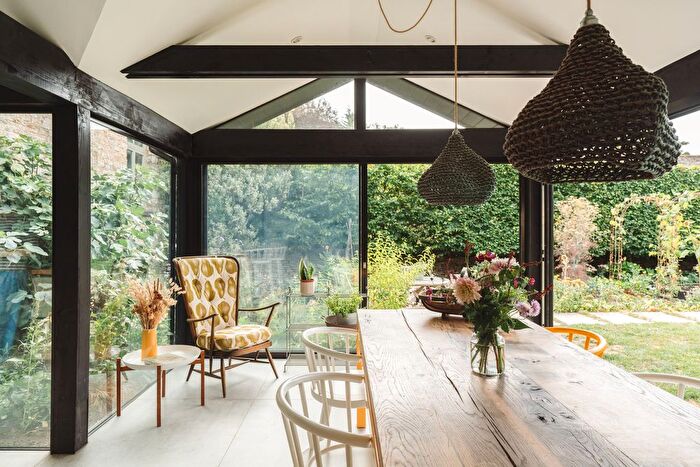 4 Bedroom Semi-Detached House For Sale In Roebuck, Delly End, Oxfordshire, OX29