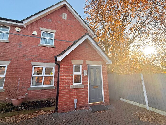 3 Bedroom Semi-Detached House To Rent In Rockwood Close, Crewe, CW2