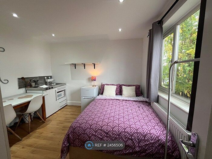 Studio To Rent In Western Avenue, London, W3