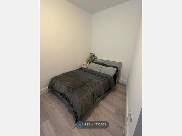 2 Bedroom Flat To Rent In Burnley Road, London, NW10