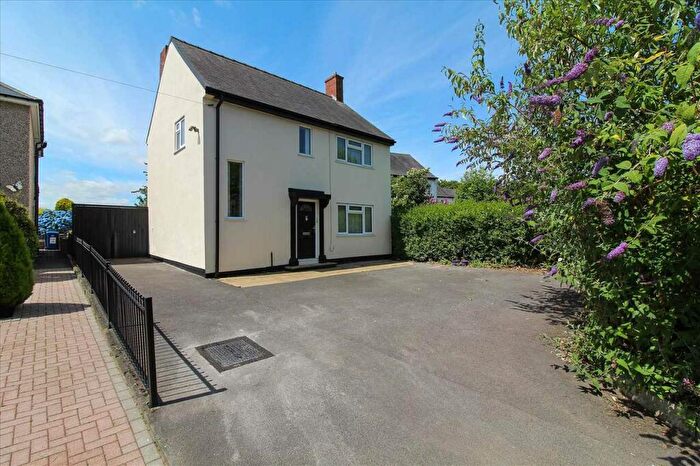 3 Bedroom House To Rent In Newbold Road, Chesterfield, S41