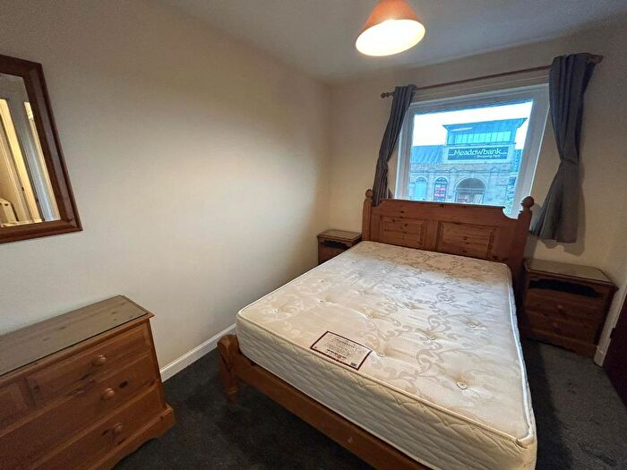 2 Bedroom Flat To Rent In Abbey Lane, Abbeyhill, Edinburgh, EH8