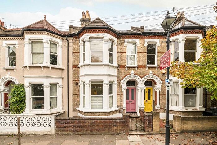 2 Bedroom Flat For Sale In Holmewood Gardens, Streatham, SW2