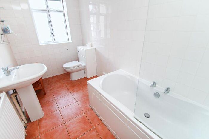 4 Bedroom Property To Rent In Burnaby Road, Bournemouth, BH4