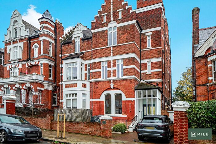 2 Bedroom Flat To Rent In Compayne Gardens, London, NW6