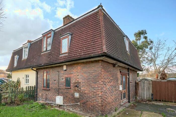 3 Bedroom End Of Terrace House To Rent In Fordmill Road, London, SE6