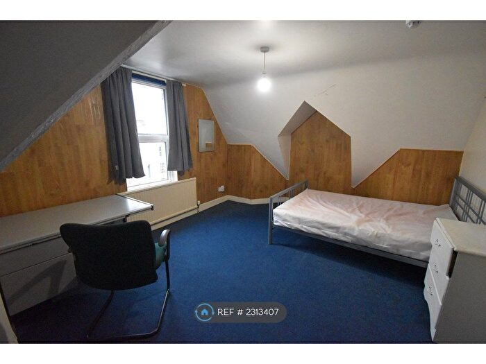 5 Bedroom Terraced House To Rent In Christchurch Road, Reading, RG2