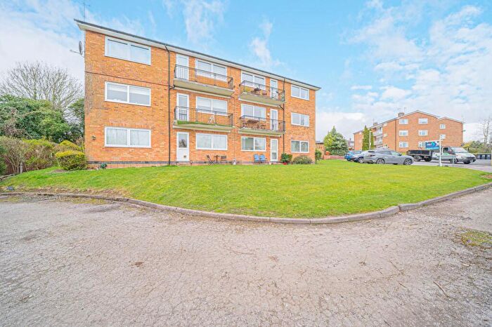 2 Bedroom Apartment For Sale In Meadow Drive, Hampton-In-Arden, B92