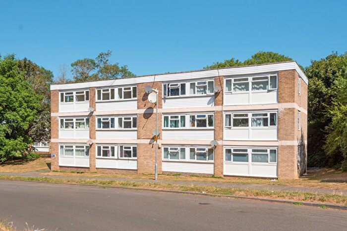 3 Bedroom Flat To Rent In Long Meadow Way, Canterbury, CT2