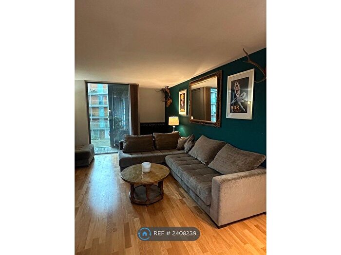 1 Bedroom Flat To Rent In Highbury Stadium Square, London, N5