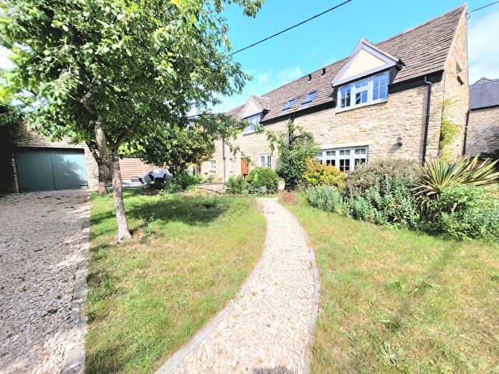 3 Bedroom Cottage For Sale In Burford Road, Brize Norton, Oxfordshire, OX18