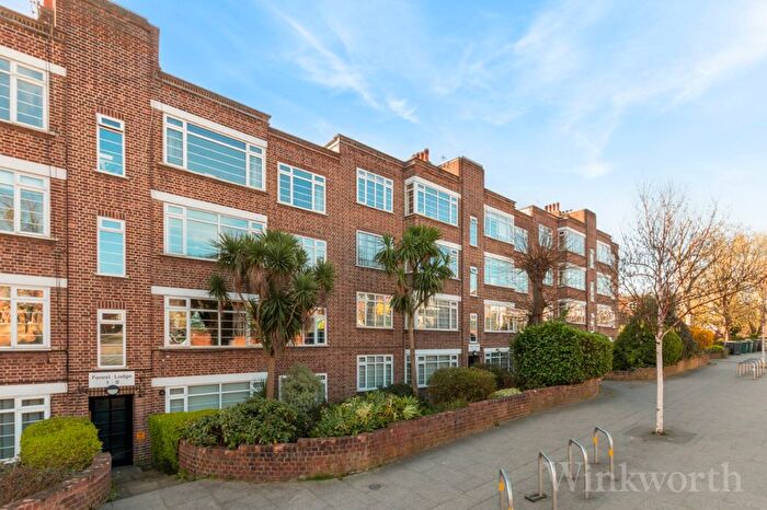 2 Bedroom Flat To Rent In Dartmouth Road, London, SE23