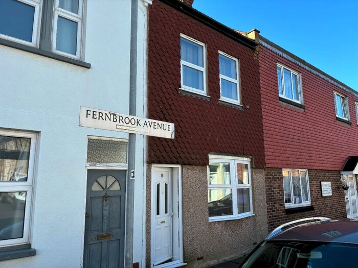 2 Bedroom Terraced House To Rent In Fernbrook Avenue, Southend-On-Sea, Essex, SS1