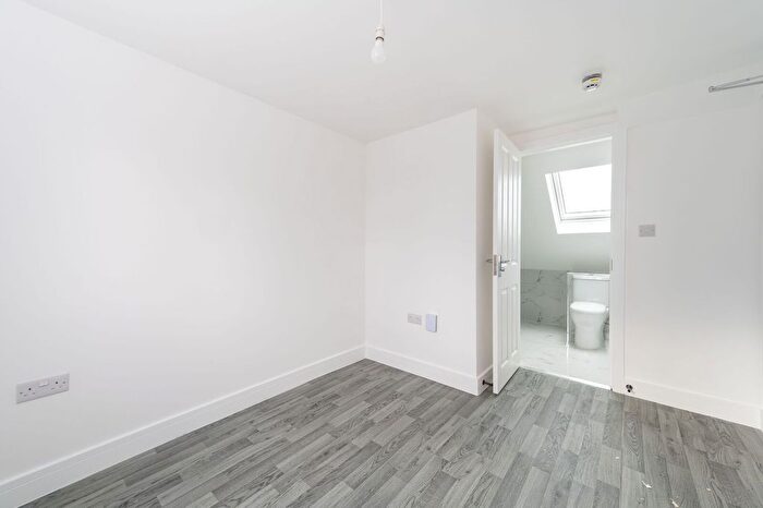 Studio To Rent In Headstone Gardens, Harrow, HA2