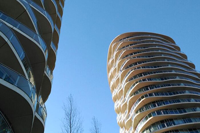 2 Bedroom Apartment To Rent In Tidal Basin Road, London, E16