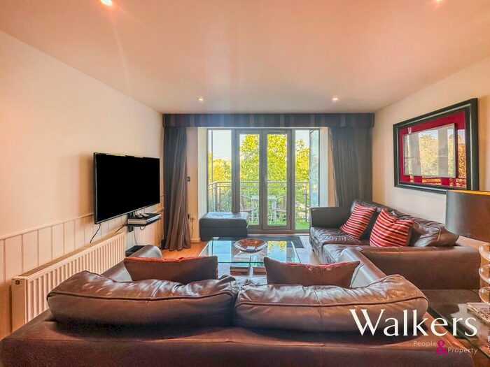 2 Bedroom Apartment For Sale In Baddow Road, Chelmsford, CM2