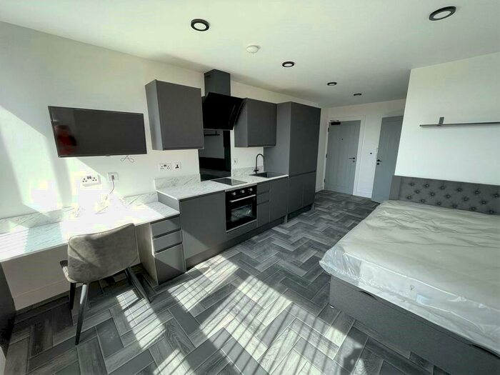 Studio To Rent In High Road, Beeston, NG9