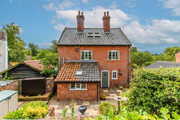3 Bedroom Detached House For Sale In The Street, Starston, IP20