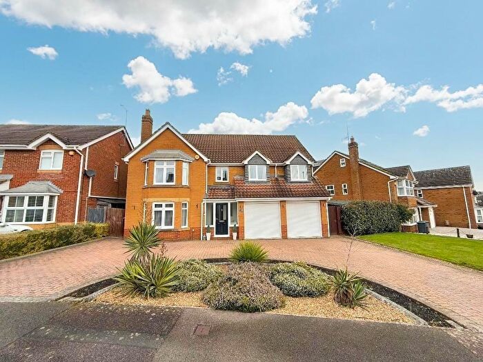 5 Bedroom Detached House For Sale In Gatehill Gardens, Barton Hills, Luton, Bedfordshire, LU3