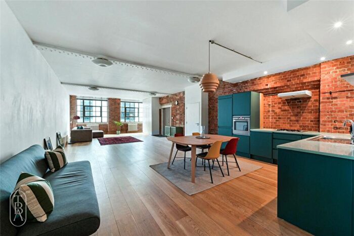 2 Bedroom Apartment For Sale In Shepherdess Walk, London, N1
