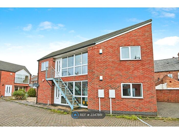 1 Bedroom Flat To Rent In Querneby Road, Nottingham, NG3