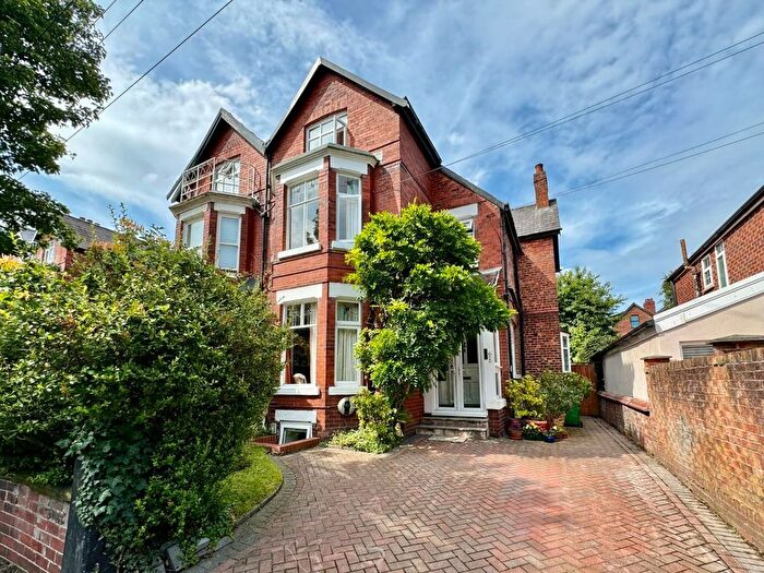 6 Bedroom Semi Detached House For Sale In Silverdale Road, Chorlton, M21