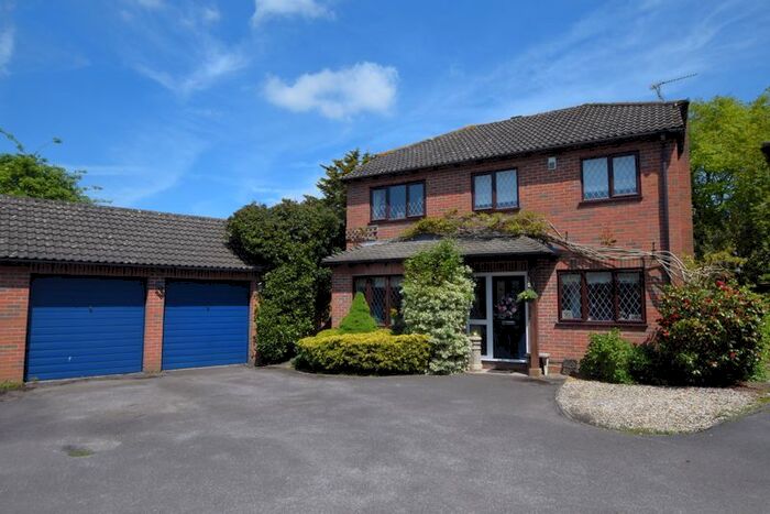 4 Bedroom Detached House For Sale In Churchfields, Kingsley, Bordon, GU35