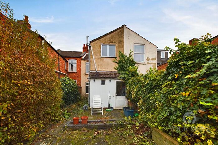 3 Bedroom Terraced House For Sale In Lutterworth Road, Abington, Northampton, Northamptonshire, NN1