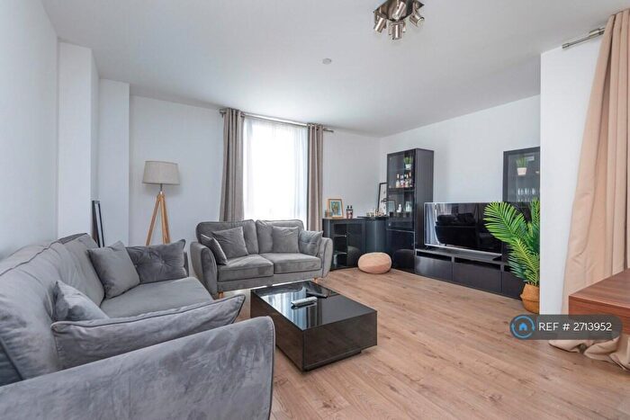 2 Bedroom Flat To Rent In Chancellor House, London, SE16