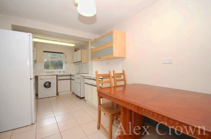 5 Bedroom Flat To Rent In Old Kent Road, Old Kent Road, SE15