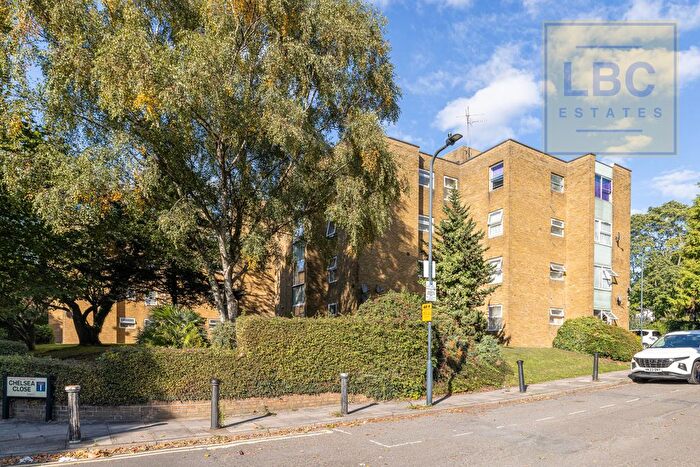 2 Bedroom Flat For Sale In Chelsea Close, London, NW10