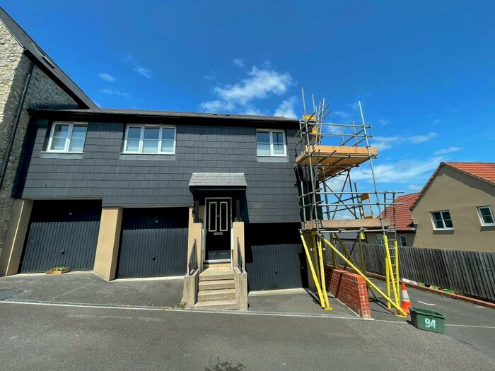 2 Bedroom House To Rent In Flax Meadow, EX13