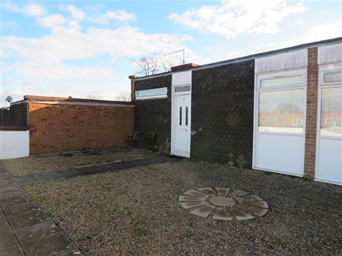 2 Bedroom Flat To Rent In Bletchley, Milton Keynes, MK2