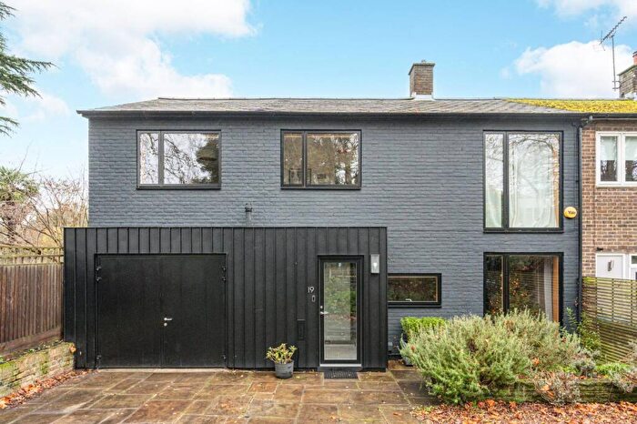 4 Bedroom End Of Terrace House For Sale In Brooklands Park, Blackheath, London, SE3