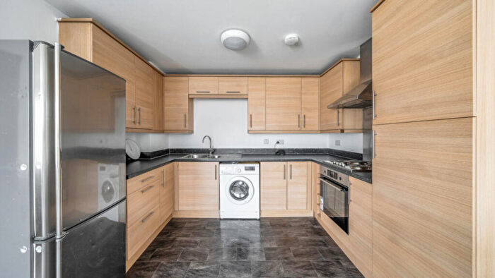 1 Bedroom Flat For Sale In Highbridge Road, Barking, IG11