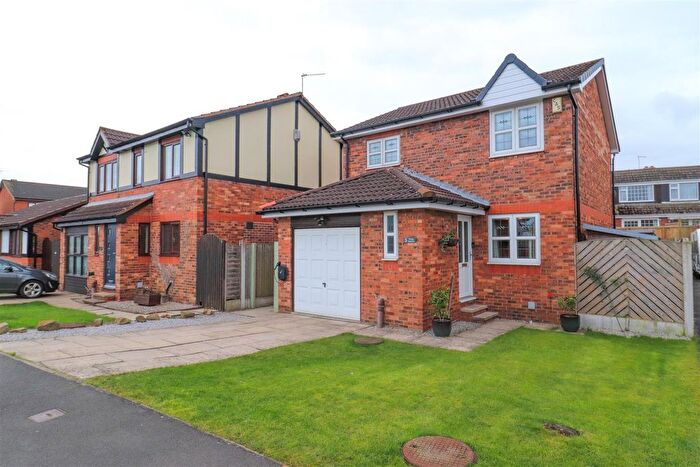 3 Bedroom Detached House For Sale In Kings Avenue, Altofts, Normanton, WF6