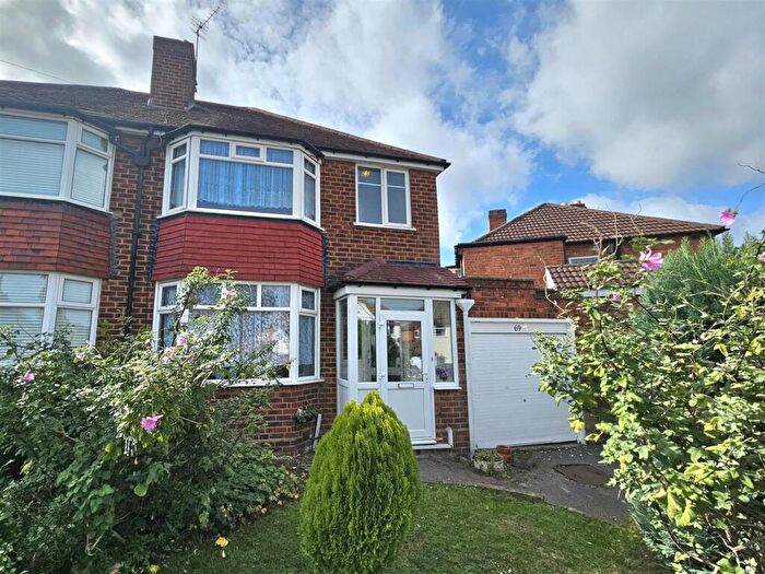 3 Bedroom Semi Detached House For Sale In Arundel Crescent, Solihull, B92