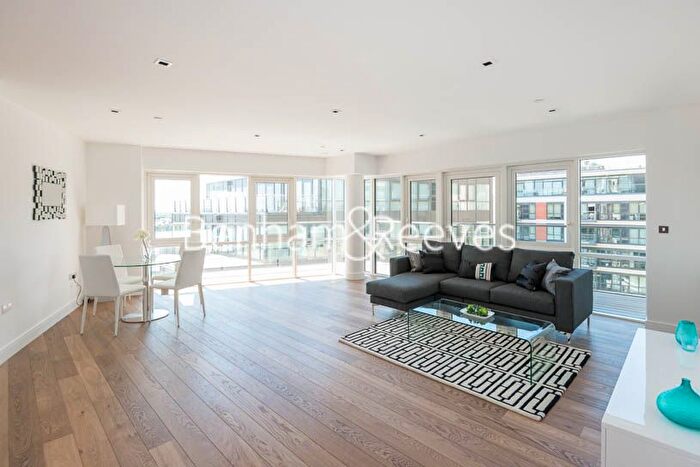 2 Bedroom Flat To Rent In Longfield Avenue, Ealing, W5